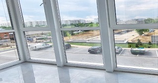 Панорамное остекление балкона Югорск цена от 11 тыс. руб. м/п.